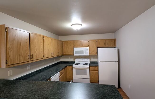 2 beds, 1 bath, 1,100 sqft, $1,359, Unit 1053 5301