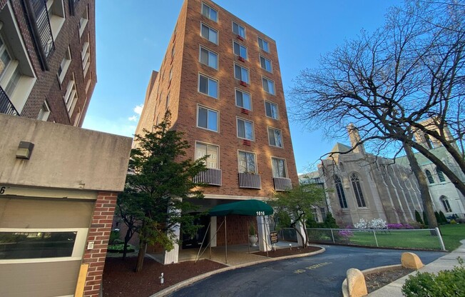 1616 Hinman Ave.