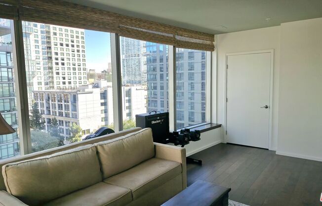 1 bed, 2 baths, 1,400 sqft, $4,200, Unit 1116