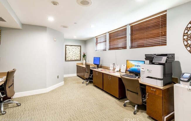 1 bed, 1 bath, 735 sqft, $2,400, Unit 120