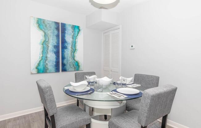 2 beds, 2 baths, 943 sqft, $1,424