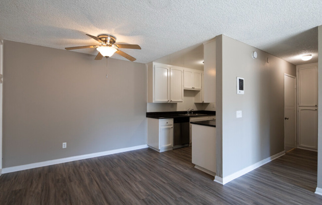 1 bed, 1 bath, 640 sqft, $1,950, Unit 1437 - B