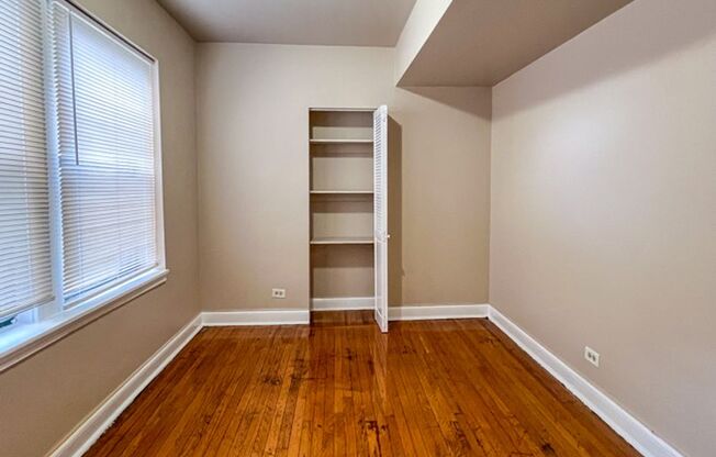 2 beds, 1 bath, $1,150, Unit 4840 #1N