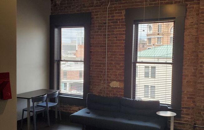 Studio, 1 bath, 321 sqft, $1,299, Unit 426
