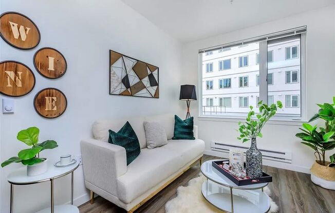 1 bed, 1 bath, 515 sqft, $1,450, Unit 720