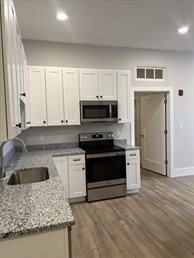 2 beds, 1 bath, 700 sqft, $2,095, Unit 2