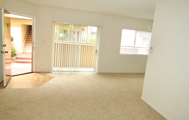 2 beds, 1.5 baths, $2,795, Unit 40-2