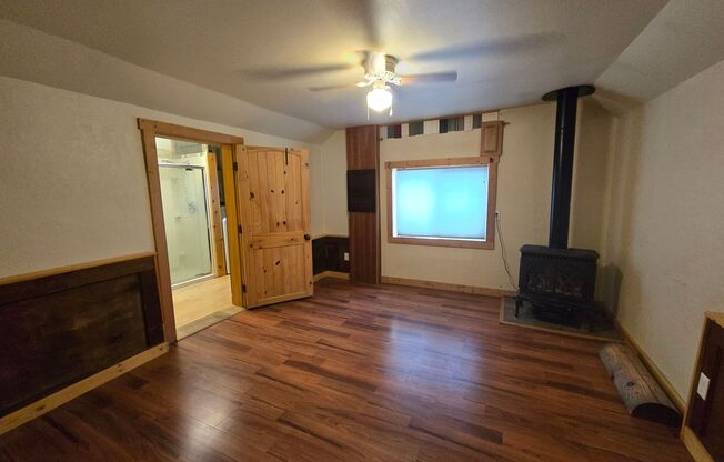 2 beds, 1 bath, $1,795