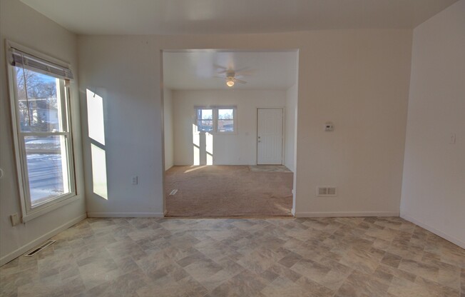 2 beds, 1.5 baths, 1,100 sqft, $795, Unit 709