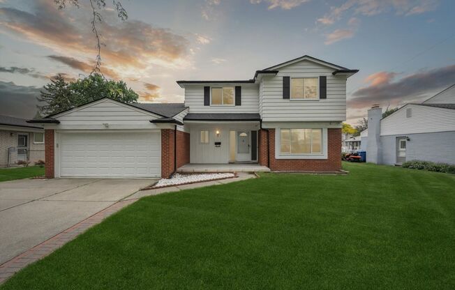 Move-In Ready 4 bedroom, 3 bathroom Home in Warren, Michigan