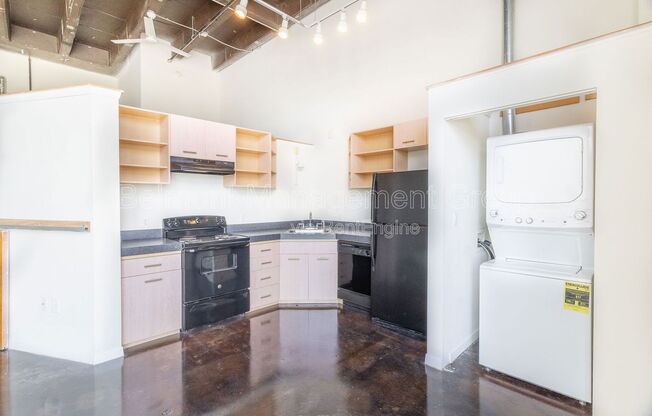 1 bed, 1 bath, 728 sqft, $1,615, Unit 147