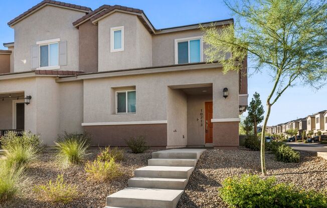 Gated 4 bedroom townhome in the Northwest