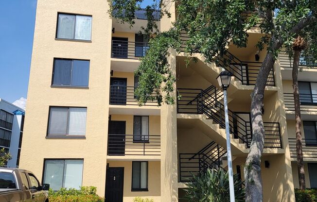 Resort-Style Living on the Hillsborough River, 3 BEDROOM Marina Club Condo - AVAILABLE NOW!