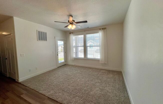 3 beds, 2 baths, $1,695, Unit Unit GG204