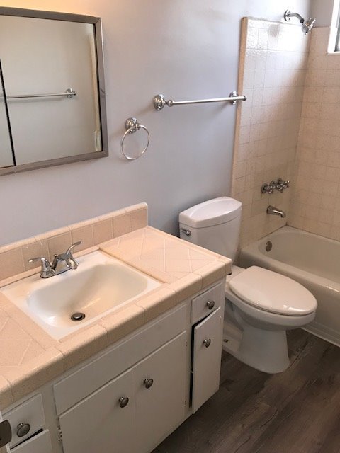 2 beds, 1 bath, 955 sqft, $2,095, Unit 8553