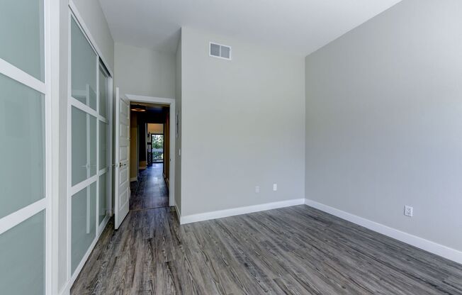 2 Bedroom Condo in Great Location with Pool and Underground Parking!!