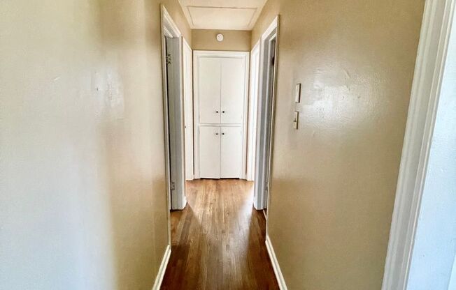 3 beds, 1 bath, $950