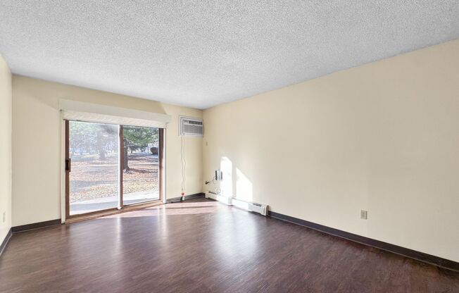 1 bed, 1 bath, 640 sqft, $1,036, Unit VC-235