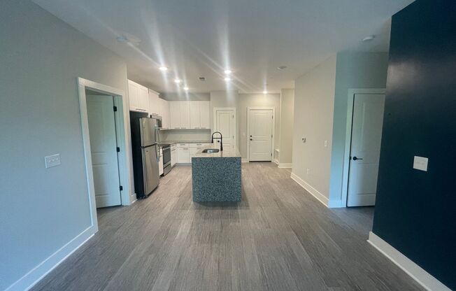 2 beds, 2 baths, 1,000 sqft, $1,450, Unit 202-100