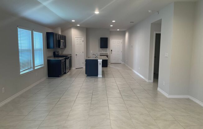 New FLour Bluff rental only $2200-ASAP Move-in