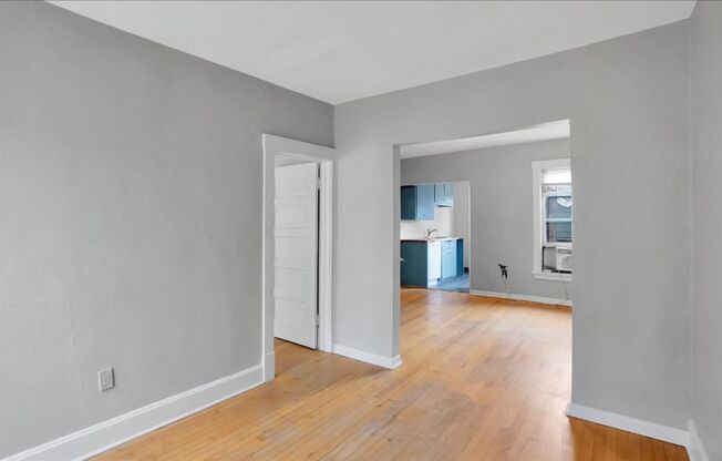 1 bed, 1 bath, 700 sqft, $1,000, Unit 4