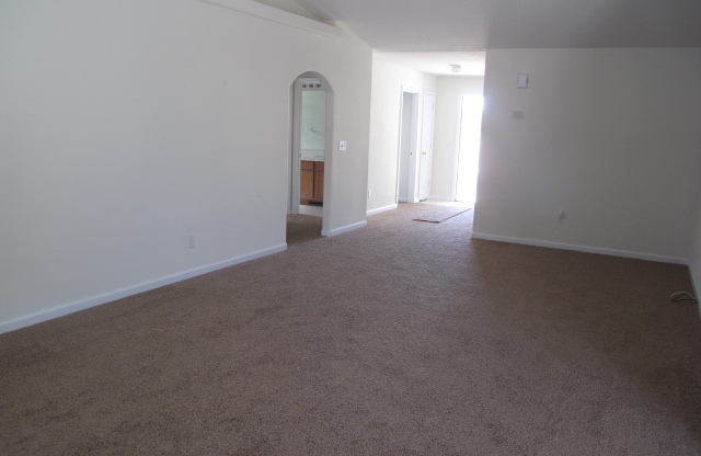 3 beds, 2 baths, $1,900