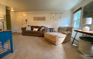 2 beds, 1 bath, $1,075, Unit 812