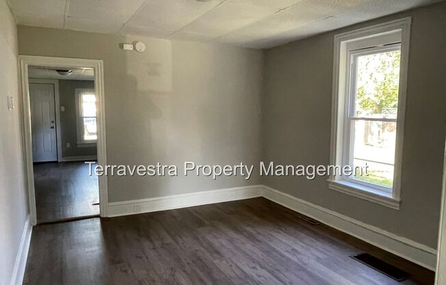 3 beds, 1 bath, $1,850, Unit 134 S 3rd