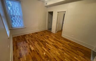 2 beds, 1 bath, $1,600, Unit 1650 # 1R