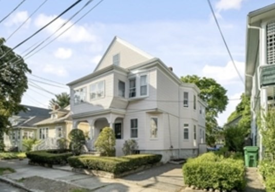 44 GREENLEAF AVE