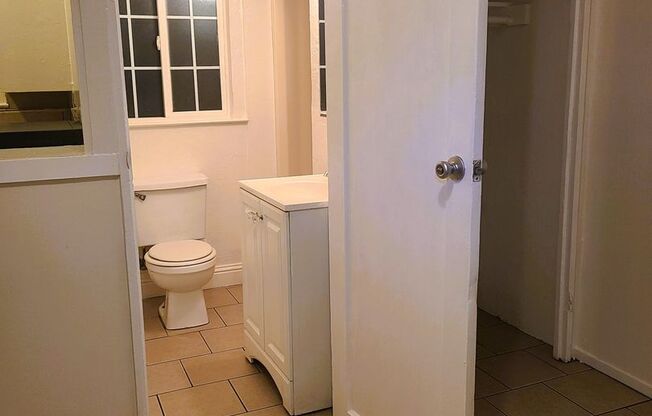 1425 MacArthur Blvd (aka 1425 Grand Ave)