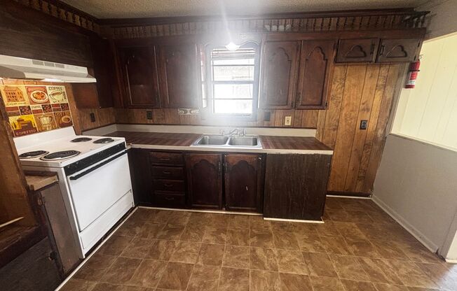 4 Bedroom Home In Lafayette!