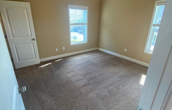 1 bed, 1 bath, 765 sqft, $825, Unit 186