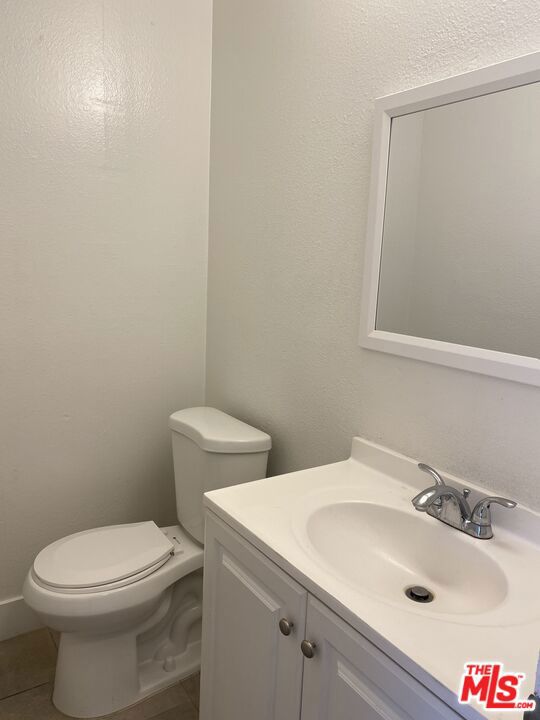 4252 Woodlawn Ave.