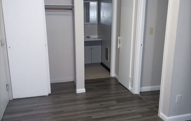 1 bed, 1 bath, 550 sqft, $1,200, Unit 321