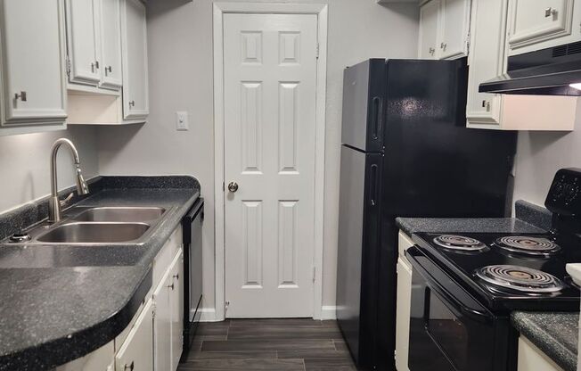 2 beds, 2 baths, 931 sqft, $1,037, Unit 03-0305