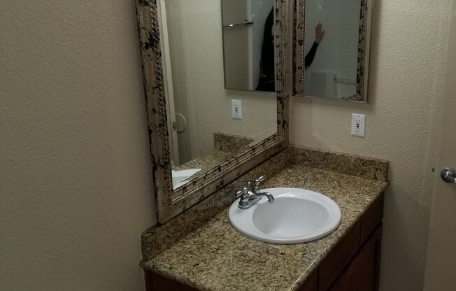 2 beds, 2 baths, $1,700