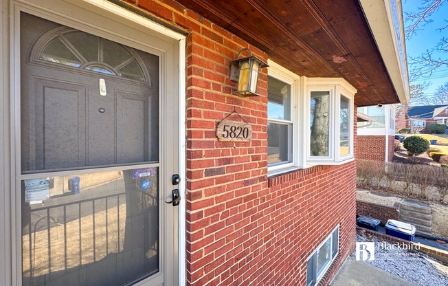 5820 WOODLAND DR