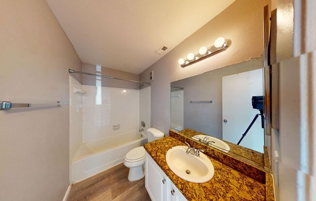 3 beds, 2 baths, $1,750, Unit Unit 1228