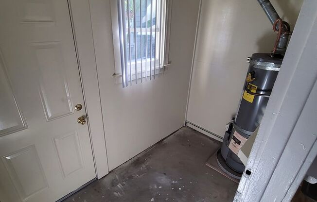 1 bed, 1 bath, $1,995, Unit 818