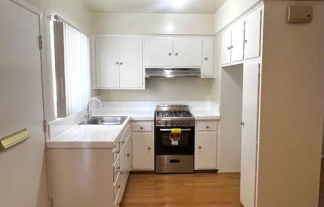 1 bed, 1 bath, $1,795, Unit 08