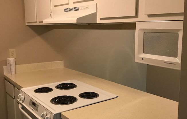 1 bed, 1 bath, 754 sqft, $1,125, Unit 8705-204