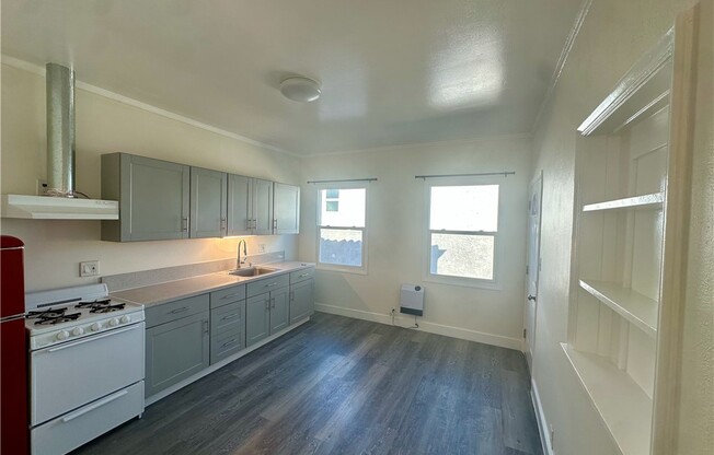 6330 1/2 FRANKLIN AVE