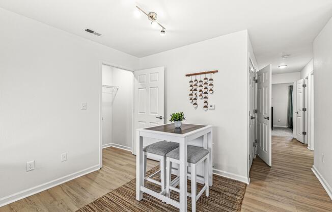 2 beds, 2 baths, 942 sqft, $1,349
