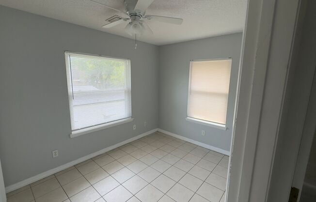 2 beds, 1 bath, $1,395