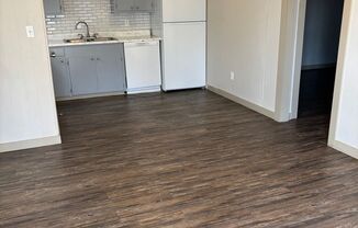 3 beds, 2 baths, $1,250, Unit D209