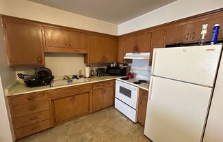 1 bed, 1 bath, $1,015, Unit 13