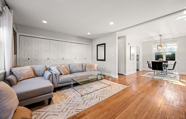 130 BOYLSTON ST