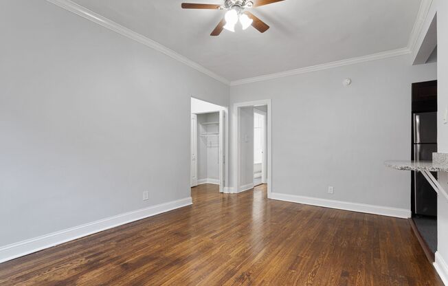 2 beds, 1 bath, 569 sqft, $2,250, Unit 6112-2W