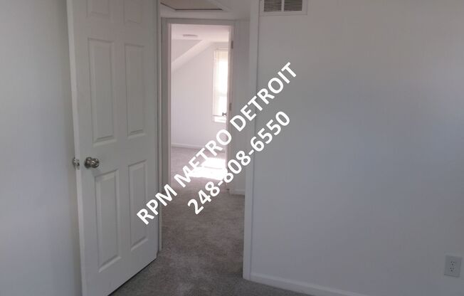 3 beds, 1 bath, $1,495, Unit (OM)